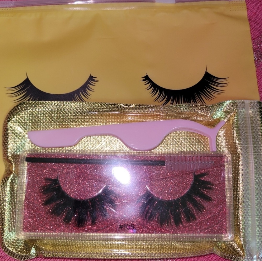 Lashes - Picture 10 of 15